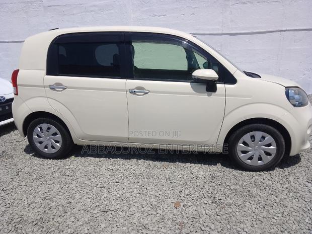 2016 Toyota Porte Beige Used Car for Sale