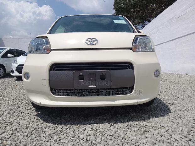 2016 Toyota Porte Beige Used Car for Sale