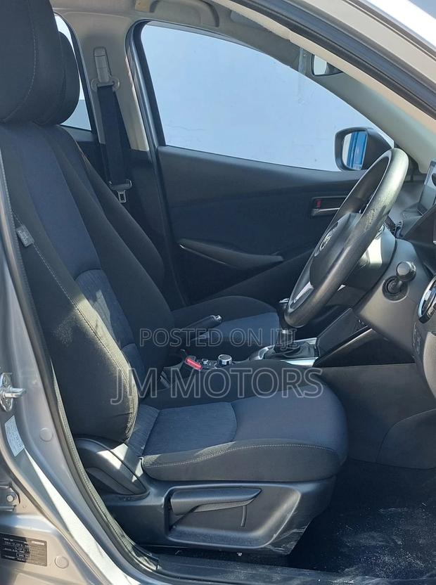 Mazda Demio 2016 Silver