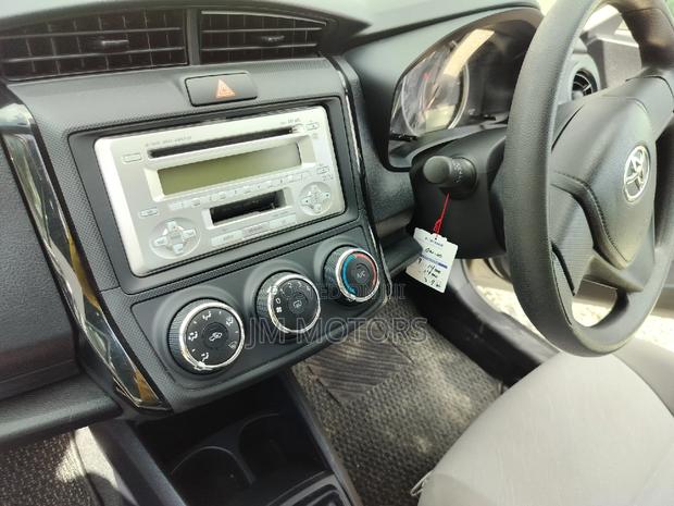 Toyota Axio 2016 Gold