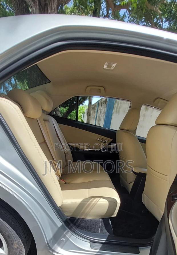 Toyota Premio 2016 Silver