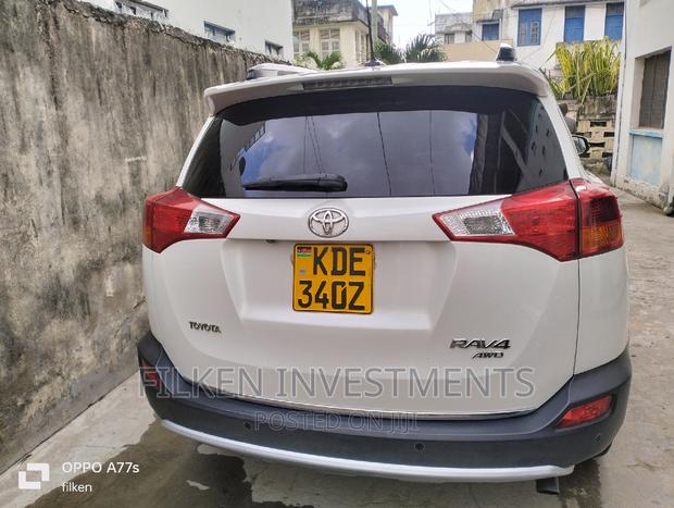 Toyota RAV4 2015 White