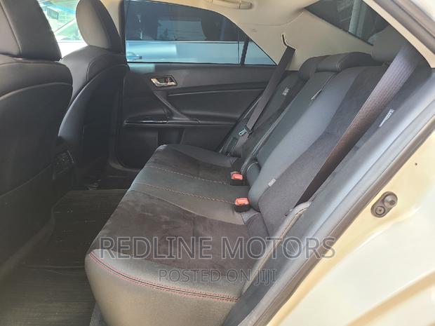 Luxury 2016 Toyota Mark X 2.5 RWD - Exclusive Pearl Trim