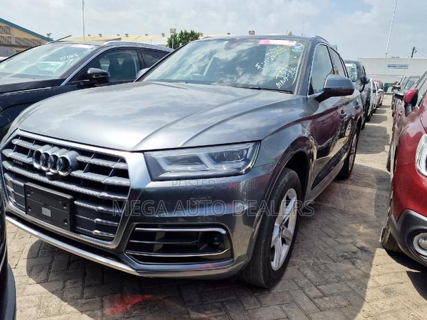 Audi Q5 2.0T Premium AWD quattro 2019 Gray