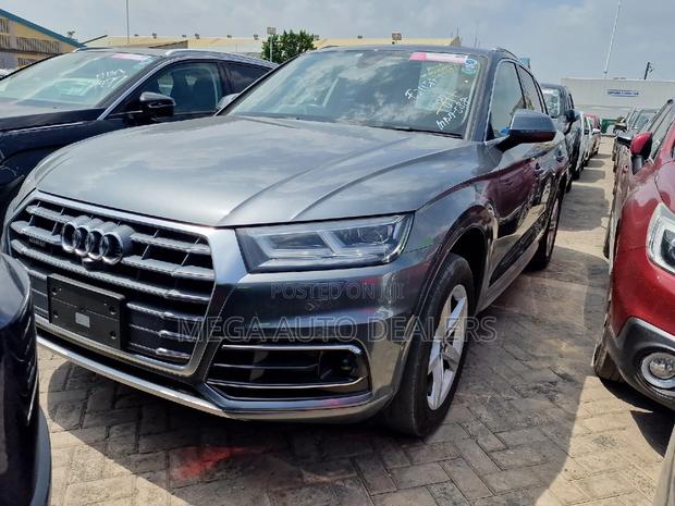 Audi Q5 2.0T Premium AWD quattro 2019 Gray