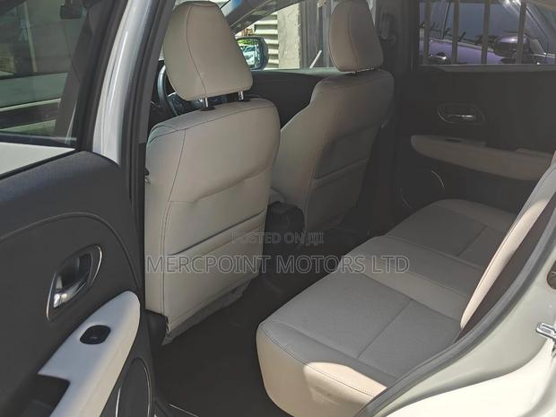 2016 Honda Vezel White - Pre-Owned Excellence