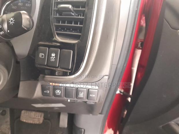 2016 Mitsubishi Outlander in Red: Affordable & Versatile SUV