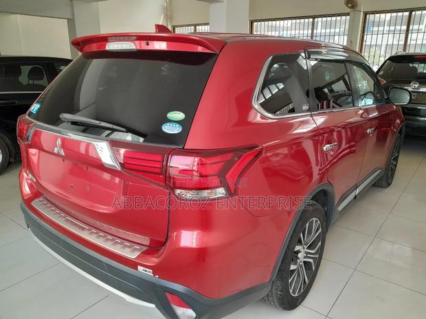 2016 Mitsubishi Outlander in Red: Affordable & Versatile SUV