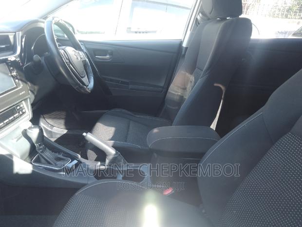2016 Toyota Auris Gray - Stylish Compact Sedan