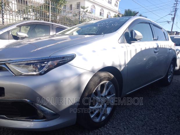 2016 Toyota Auris Gray - Stylish Compact Sedan