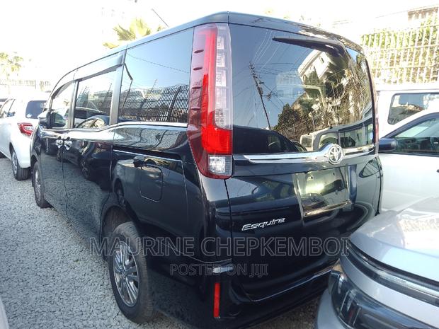 Matt Black Luxury 2016 Toyota Esquire: Pre-owned Vehicle