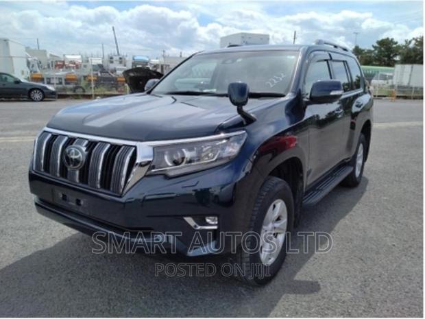 2018 Land Cruiser Blue Toyota - Comfortable, Powerful and Reliable