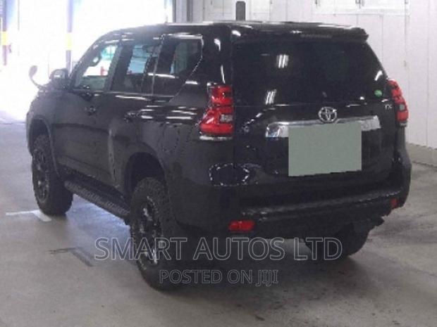 2017 Toyota Land Cruiser Prado Black: Sophistication Meets Durability