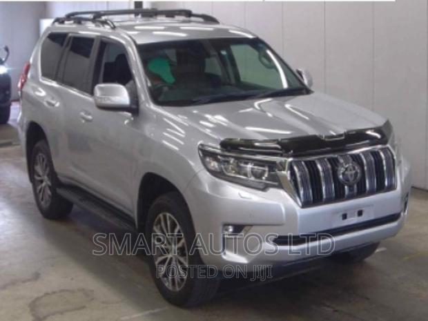 2018 Toyota Land Cruiser Silver: Premium SUV for Unmatched Performance