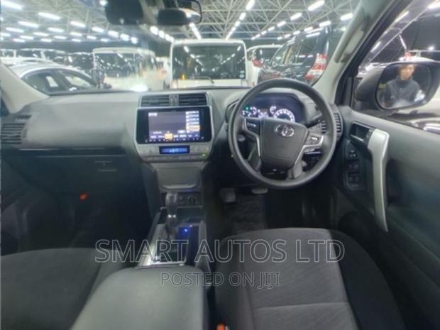 Used 2017 Toyota Land Cruiser Prado Black - Perfect for Family Outings
