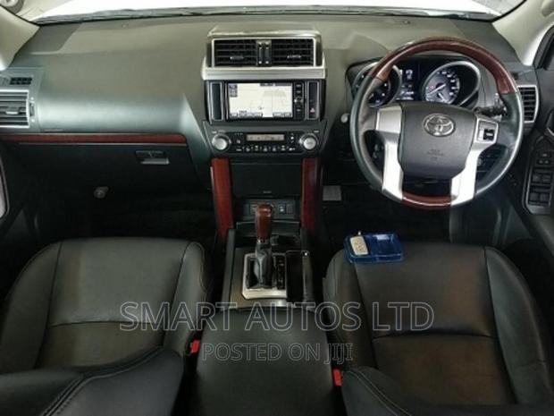 2016 Toyota Land Cruiser Pearl: Luxury Off-Road Adventure Awaits