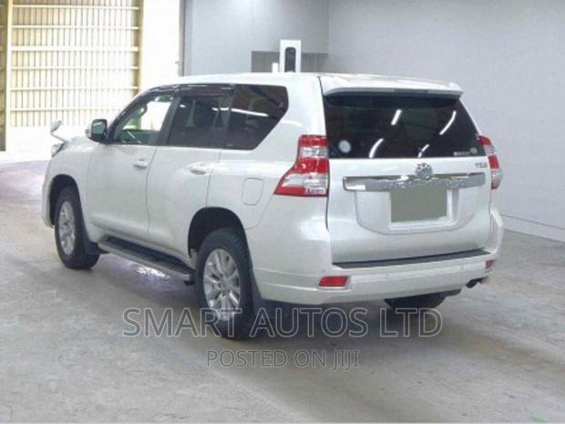 2016 Toyota Land Cruiser Pearl: Luxury Off-Road Adventure Awaits
