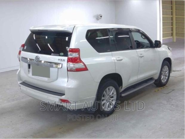 2016 Toyota Land Cruiser Pearl: Luxury Off-Road Adventure Awaits