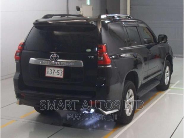 2019 Toyota Land Cruiser Prado Black: Sophisticated Off-Roader