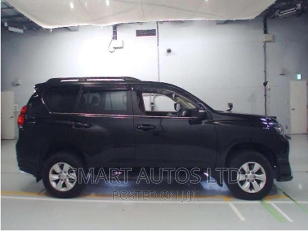 2019 Toyota Land Cruiser Prado Black: Sophisticated Off-Roader