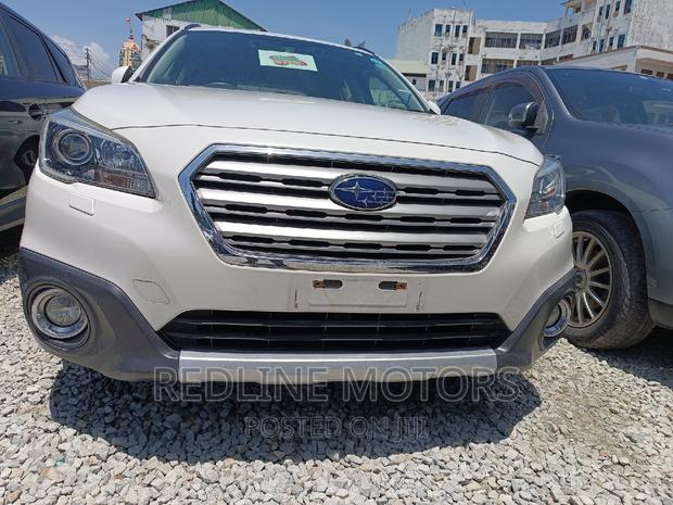 Used Subaru Outback 2.5i Premium AWD - Clean White