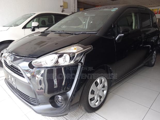 2016 Toyota Sienta AWD - Matt Black Edition
