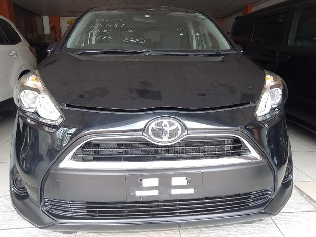 2016 Toyota Sienta AWD - Matt Black Edition
