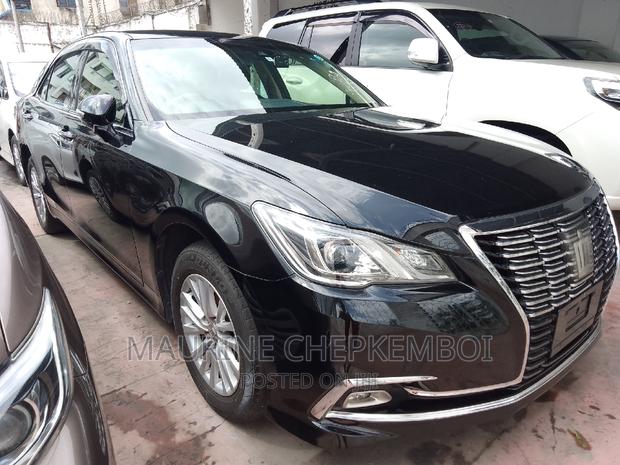 Matt Black 2016 Toyota Crown - Premium Sedan