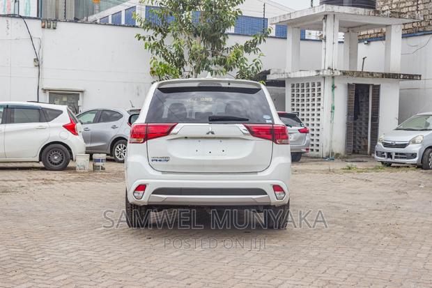 Mitsubishi Outlander 2.4 PHEV AWD 2017 White