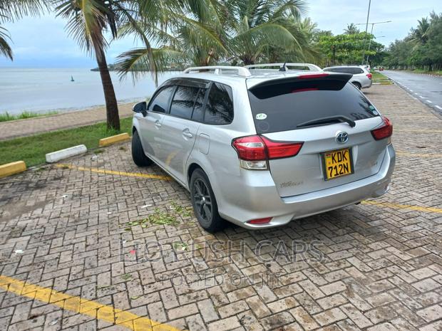 2015 Toyota Corolla Fielder Silver - Spacious and Stylish Ride