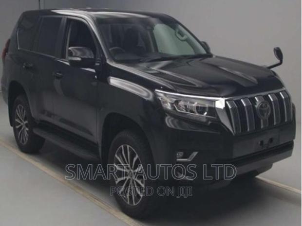 Premium 2017 Toyota Land Cruiser Prado in Black