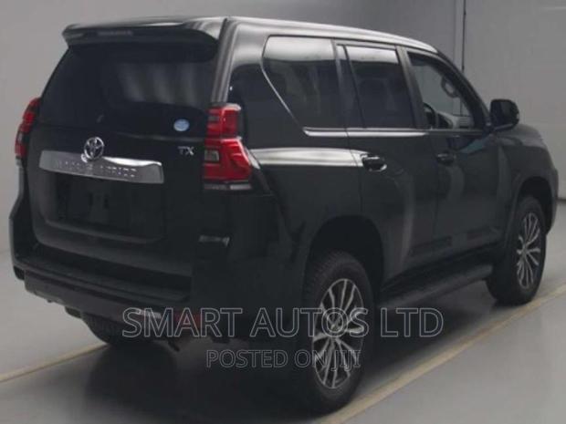 Premium 2017 Toyota Land Cruiser Prado in Black