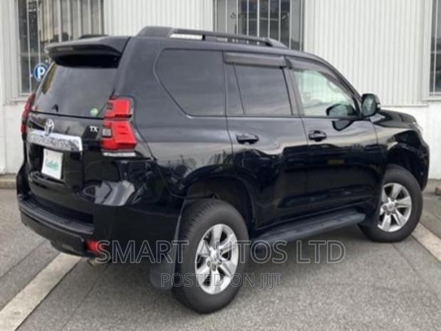 2018 Toyota Land Cruiser Prado: Black Expedition
