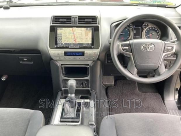2018 Toyota Land Cruiser Prado: Black Expedition