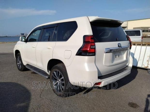 2017 Toyota Land Cruiser Prado in Pearl: Elevate Your Off-Road Experience