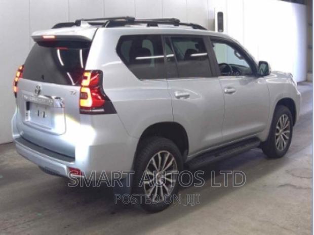 2018 Toyota Land Cruiser Prado - Silver Exclusive