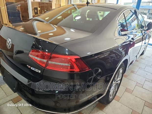 Volkswagen Passat Black 2017 - Elegant, Efficient, and Sporty