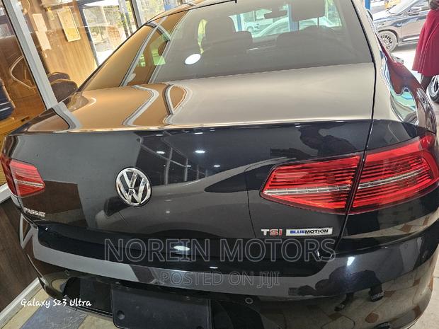Volkswagen Passat Black 2017 - Elegant, Efficient, and Sporty