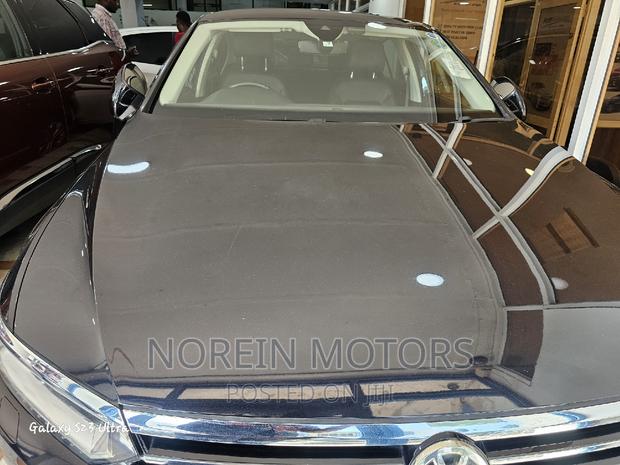 Volkswagen Passat Black 2017 - Elegant, Efficient, and Sporty