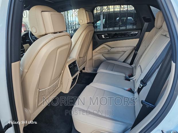 New 2019 Porsche Cayenne in Pearl - Premium SUV Offer