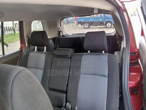 Toyota ISIS 1.8 Platana 2WD 2017 - Red