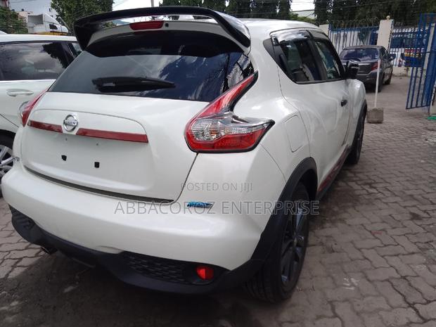 Ivory Nissan Juke 2016: Compact SUV for Adventure