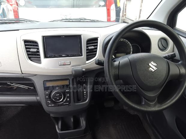 Suzuki Wagon R 2016 Black: City-Friendly Compact Vehicle