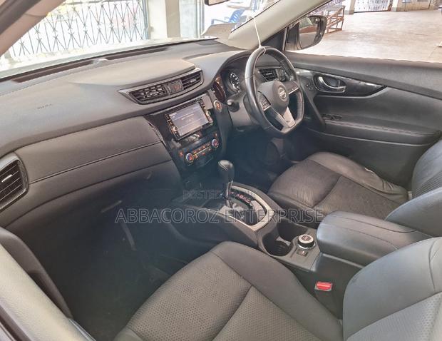 2017 Nissan X-Trail in Ivory - Pre-owned Offer