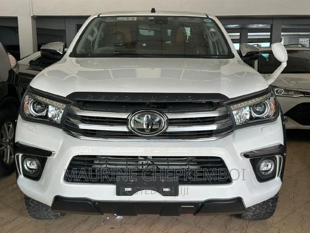 Toyota Hilux 2017: Pearl Edition, Powerful Performance Awaits