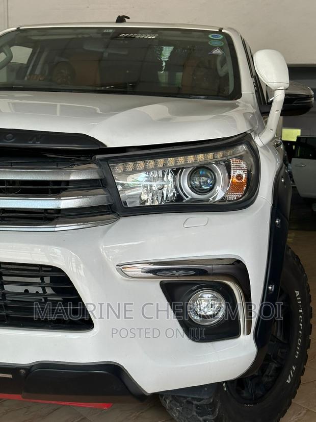 White 2017 Toyota Hilux: Robust & Elegant Off-Roader