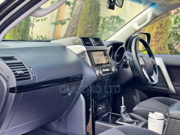 Toyota Land Cruiser Prado 2.8 D-4D 2016 Matt Black