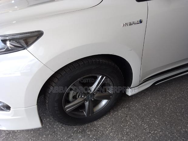 White 2017 Toyota Harrier - Sleek and Spacious SUV for Sale