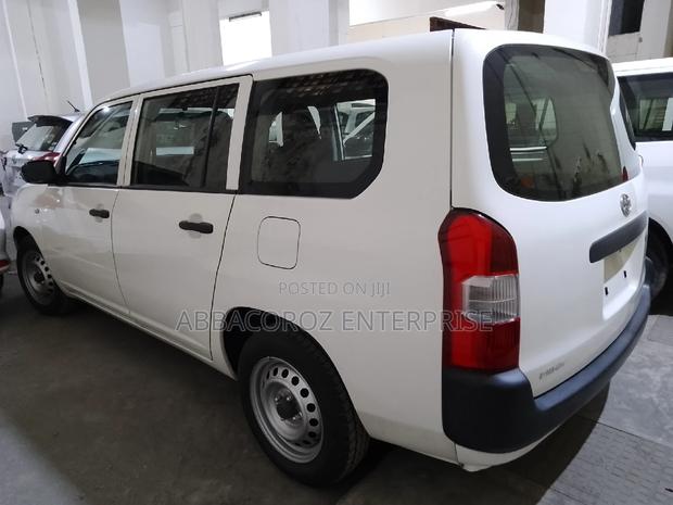 2016 Toyota Probox Pearl: Compact SUV with Exceptional Comfort and Style