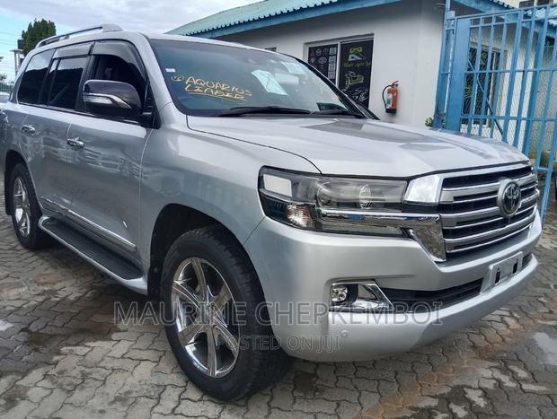 Used 2017 Toyota Land Cruiser 4.6 V8 ZX in Gray - Off-Road SUV